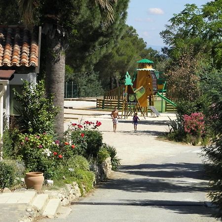 Camping Des Alberes Laroque-des-Alberes Exterior photo